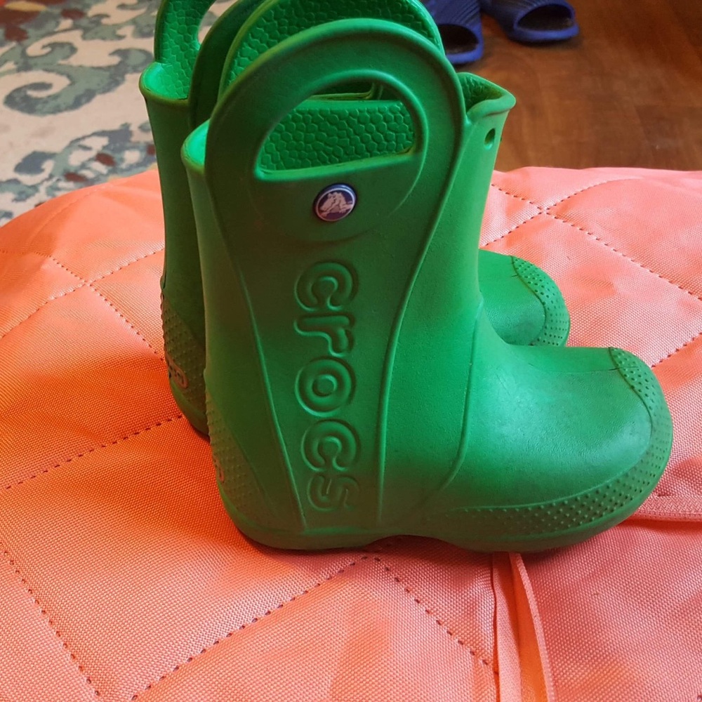 Kids Croc rain boots size 8